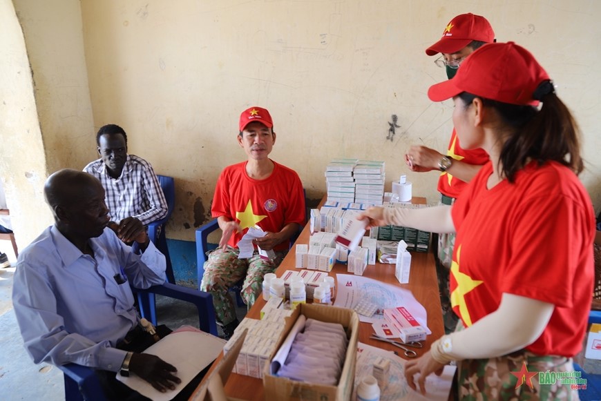 /UploadStore/admin/231120 Kham benh mien phi tai Abyei/06.jpg